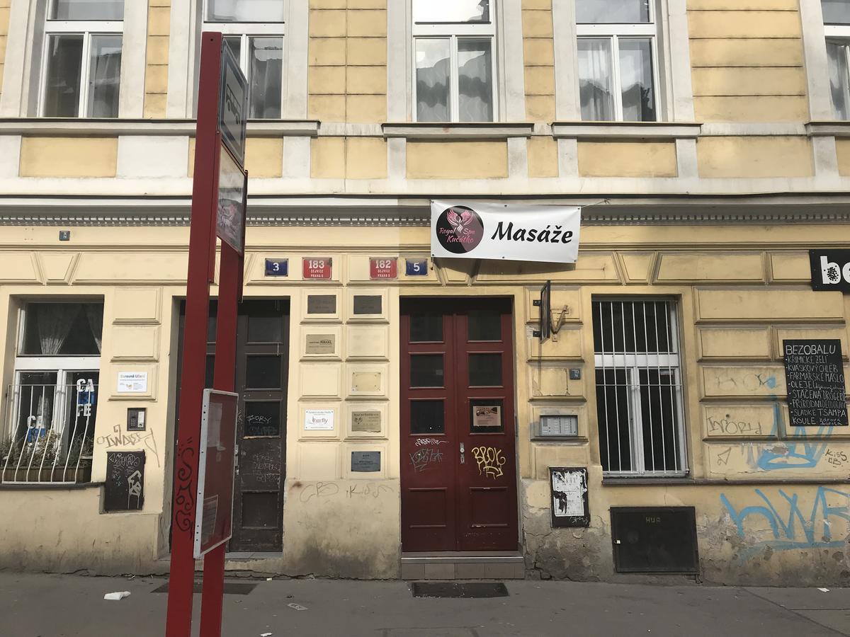Apartment Hradcanska *